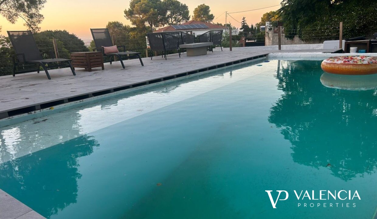 simmiing pool mediterranean