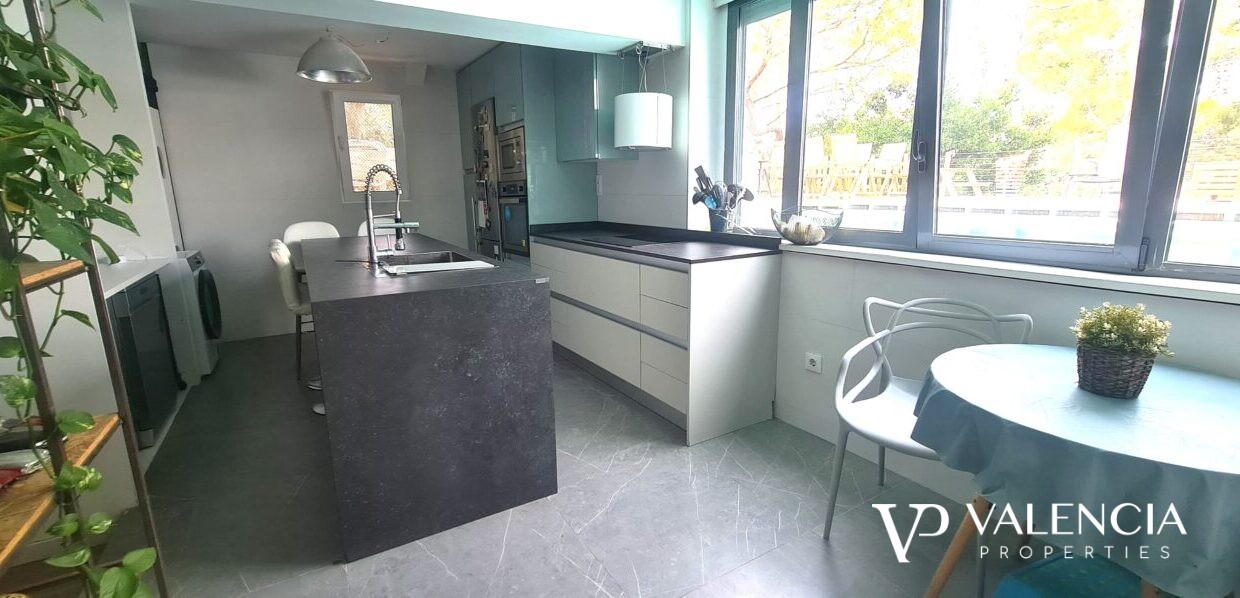 valencia properties inland